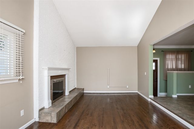 2021 Castleton Drive, Troy, MI 48083