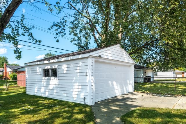 2021 Castleton Drive, Troy, MI 48083