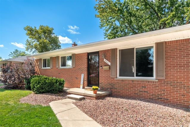 2021 Castleton Drive, Troy, MI 48083