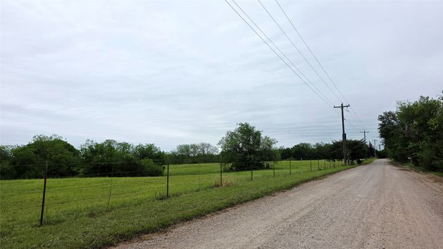 3392 Fm 896, Leonard, TX 75452