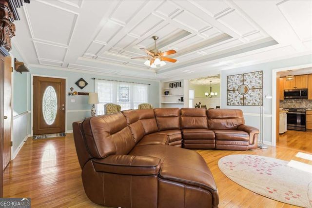 6812 Sky Lane Drive, Acworth, GA 30102
