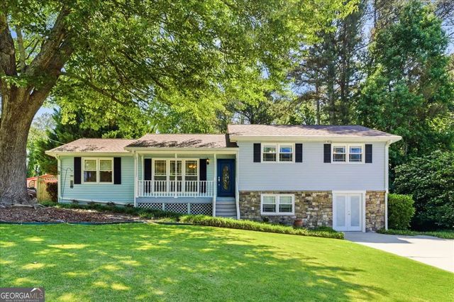 6812 Sky Lane Drive, Acworth, GA 30102