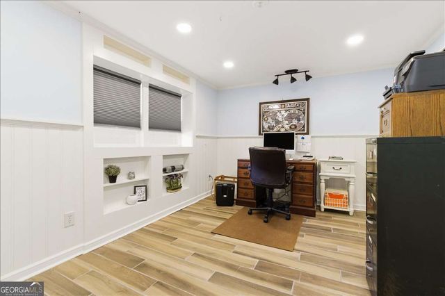 6812 Sky Lane Drive, Acworth, GA 30102