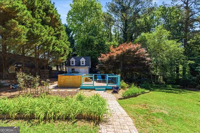 6812 Sky Lane Drive, Acworth, GA 30102