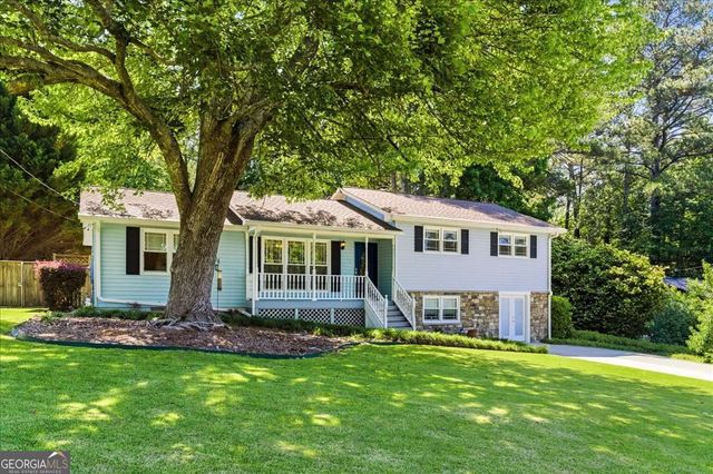 6812 Sky Lane Drive, Acworth, GA 30102