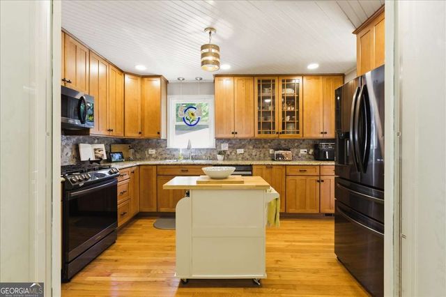 6812 Sky Lane Drive, Acworth, GA 30102