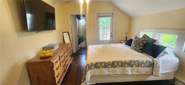 26 Carey Street, Newport, RI 02840