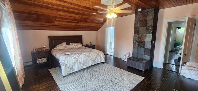26 Carey Street, Newport, RI 02840