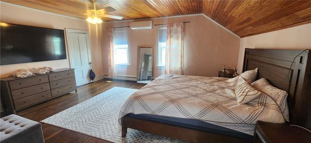 26 Carey Street, Newport, RI 02840