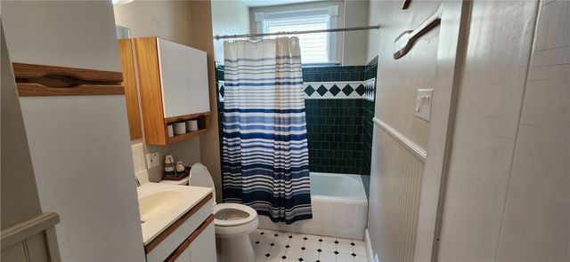 26 Carey Street, Newport, RI 02840