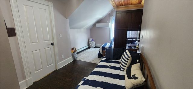 26 Carey Street, Newport, RI 02840
