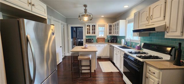 26 Carey Street, Newport, RI 02840