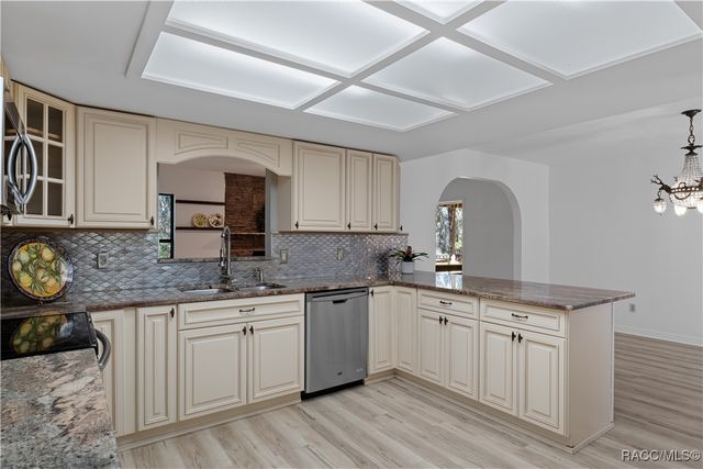 10180 N Citrus Springs Boulevard, Citrus Springs, FL 34434