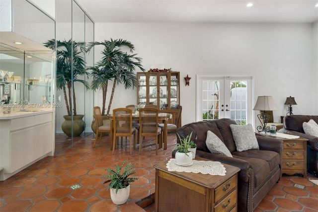 6540 Via Rosa, Boca Raton, FL 33433