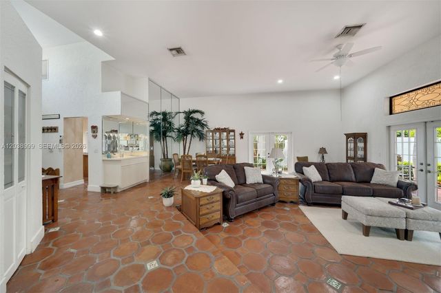 6540 Via Rosa, Boca Raton, FL 33433