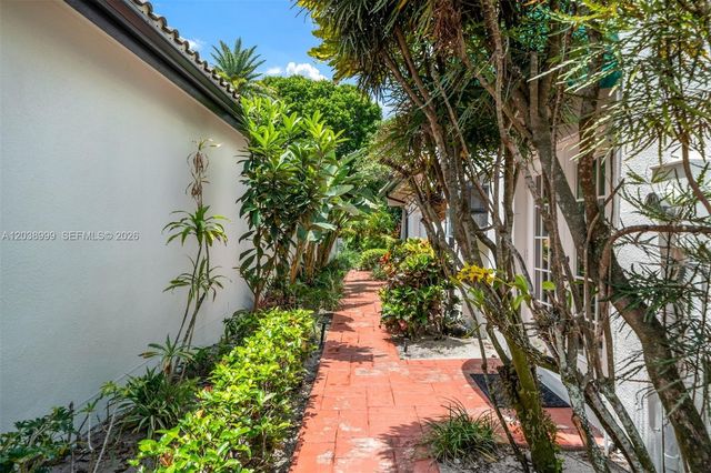 6540 Via Rosa, Boca Raton, FL 33433