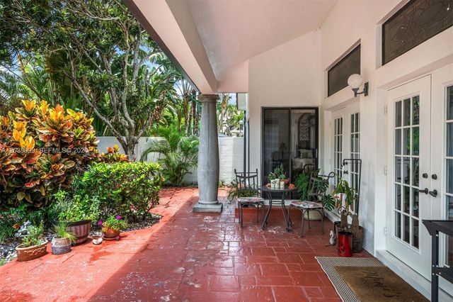 6540 Via Rosa, Boca Raton, FL 33433