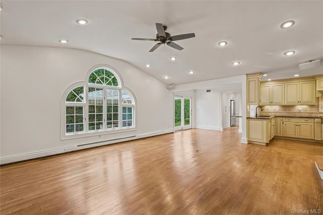 118 4th Street, Garden City, NY 11530