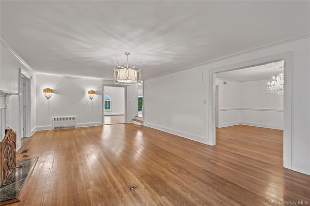 118 4th Street, Garden City, NY 11530