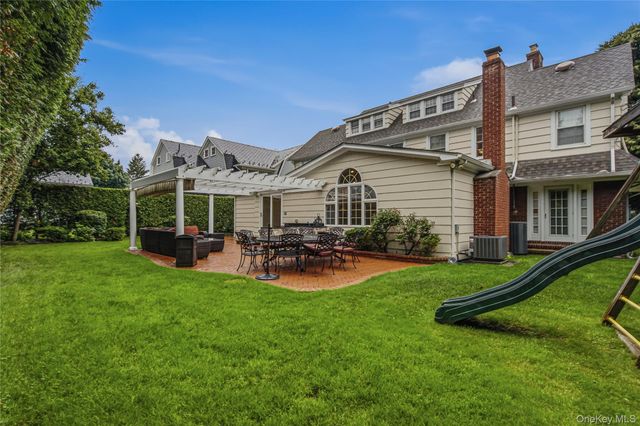 118 4th Street, Garden City, NY 11530
