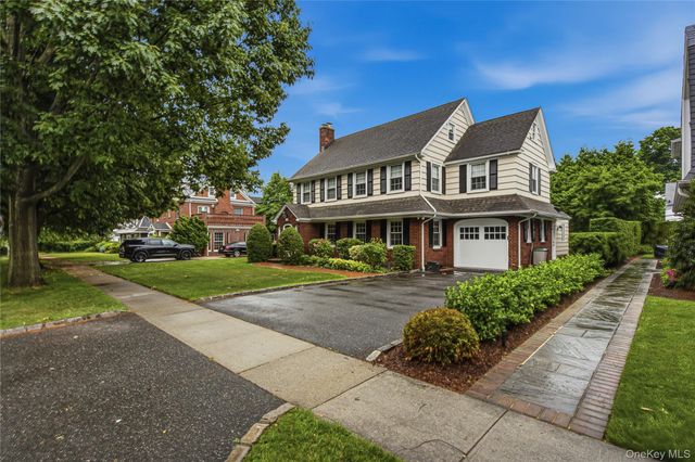 118 4th Street, Garden City, NY 11530