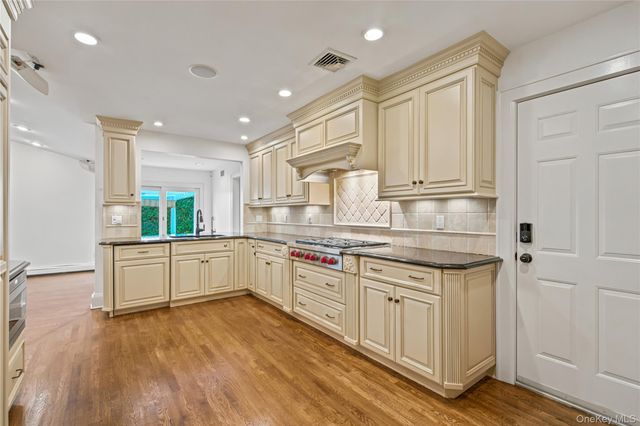 118 4th Street, Garden City, NY 11530