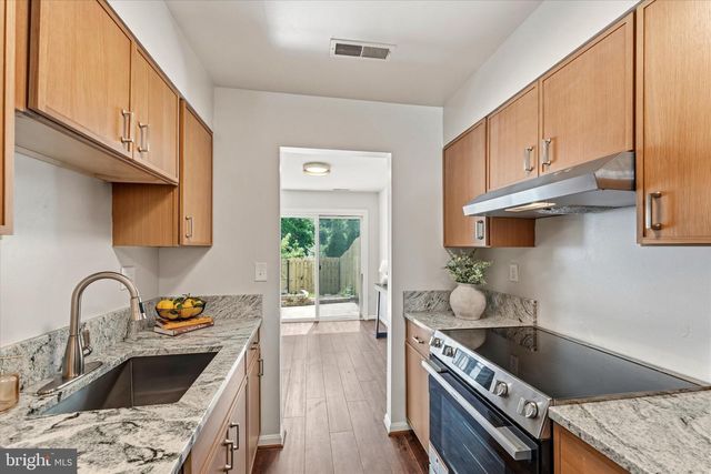 5838 BURKE MANOR CT, Burke, VA 22015