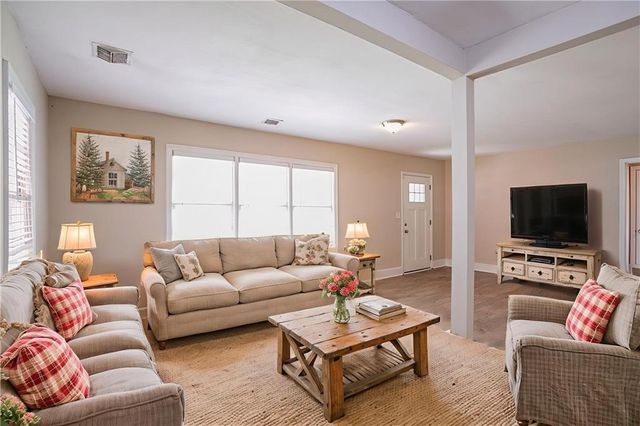 1867 Pinedale Place, Decatur, GA 30032