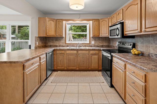 210 29th Avenue N, Fargo, ND 58102