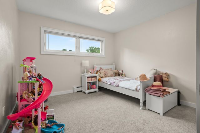 210 29th Avenue N, Fargo, ND 58102