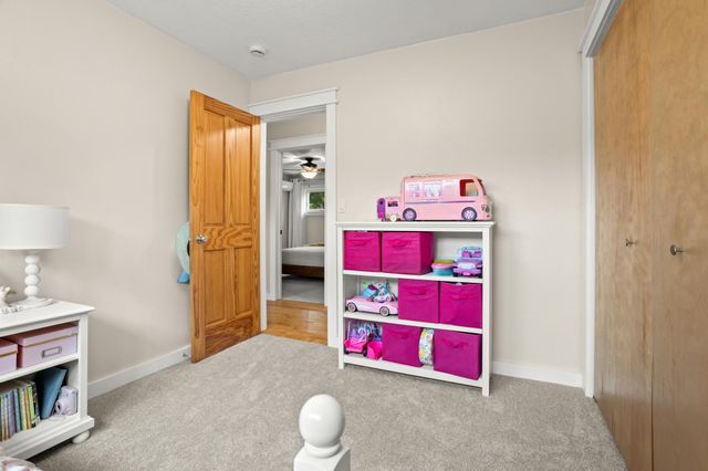 210 29th Avenue N, Fargo, ND 58102