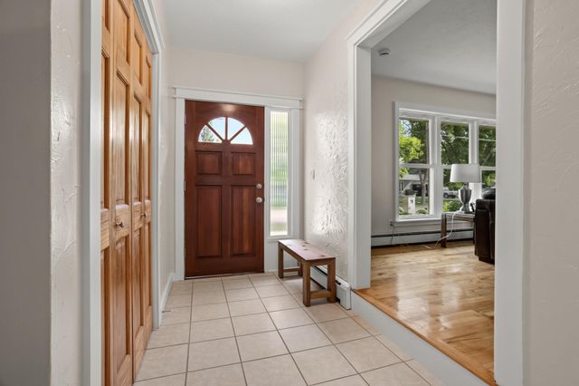 210 29th Avenue N, Fargo, ND 58102