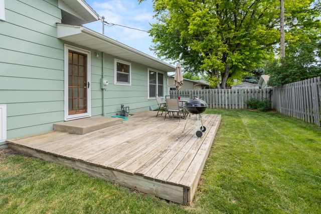 210 29th Avenue N, Fargo, ND 58102