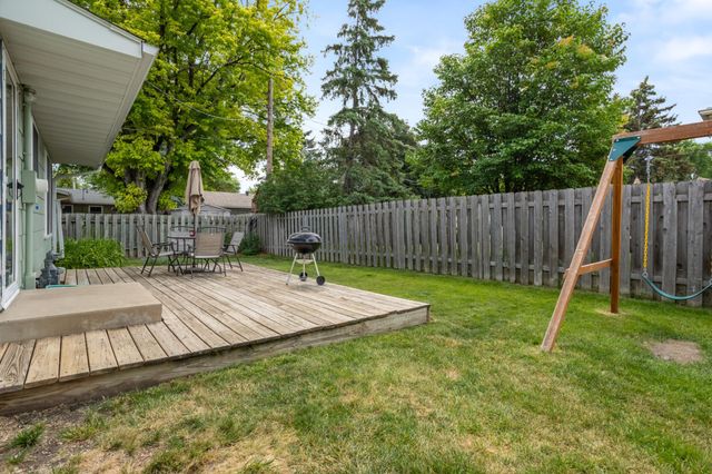 210 29th Avenue N, Fargo, ND 58102