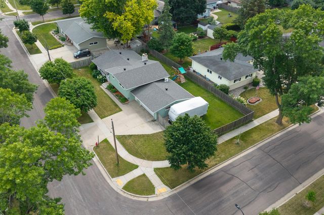 210 29th Avenue N, Fargo, ND 58102