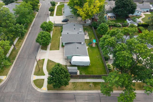 210 29th Avenue N, Fargo, ND 58102