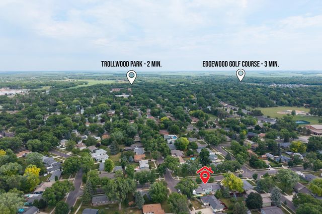 210 29th Avenue N, Fargo, ND 58102