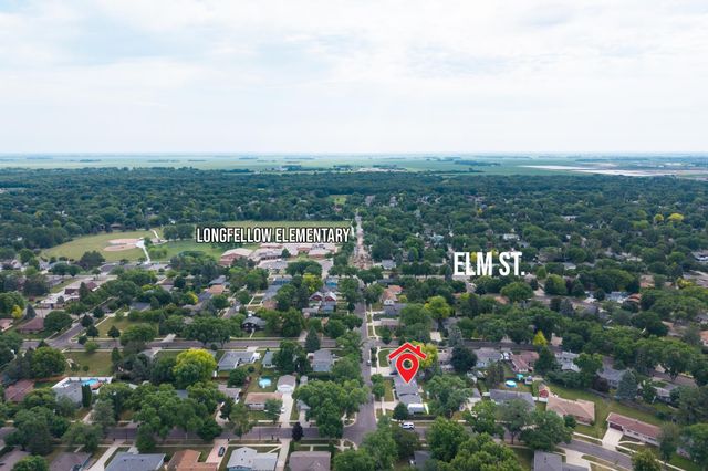 210 29th Avenue N, Fargo, ND 58102