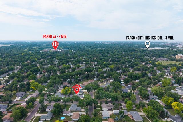 210 29th Avenue N, Fargo, ND 58102