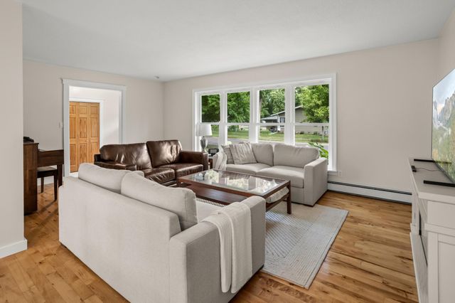 210 29th Avenue N, Fargo, ND 58102