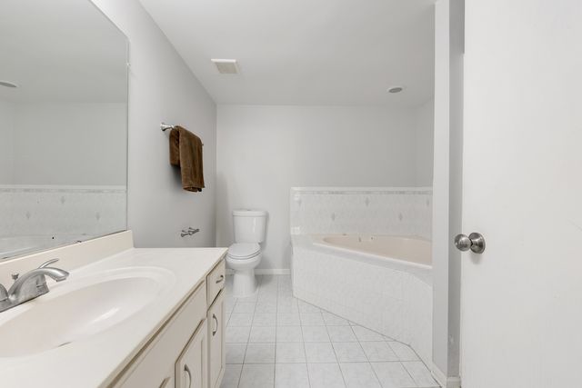 7809 Bristol Park Drive 2SW, Tinley Park, IL 60477