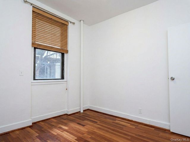 21-28 35 Street 1G, Astoria, NY 11105