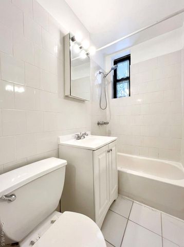 21-28 35 Street 1G, Astoria, NY 11105