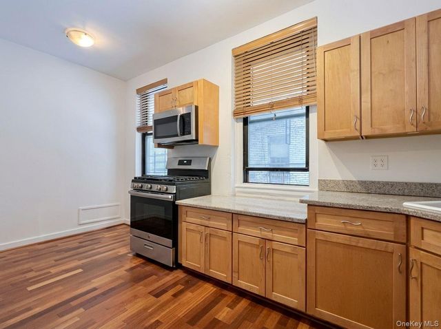 21-28 35 Street 1G, Astoria, NY 11105