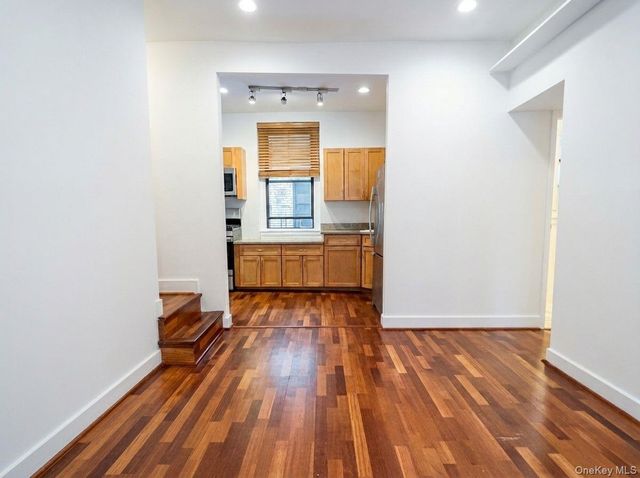 21-28 35 Street 1G, Astoria, NY 11105