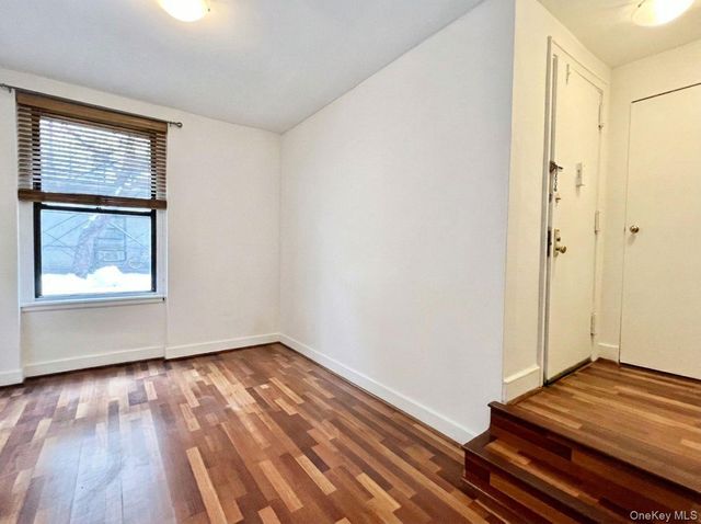 21-28 35 Street 1G, Astoria, NY 11105