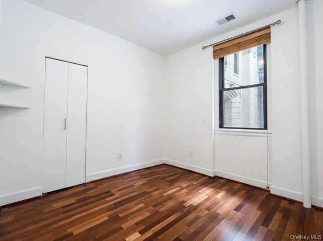 21-28 35 Street 1G, Astoria, NY 11105