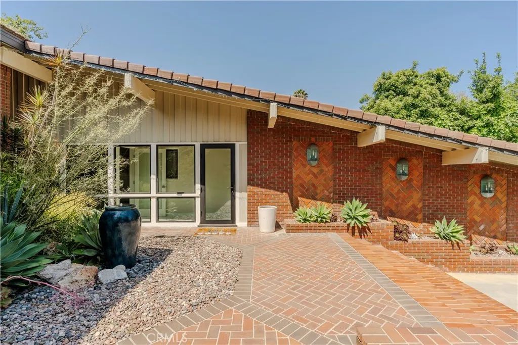 1225 Mesa Road, San Marino, CA 91108