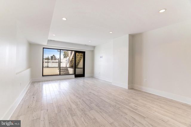 3550 WHITEHAVEN PKWY NW, Washington, DC 20007