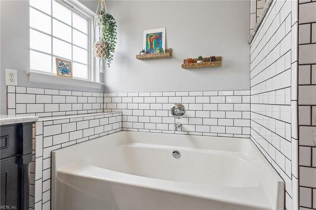 2135 Nicole DR, Hayes, VA 23072